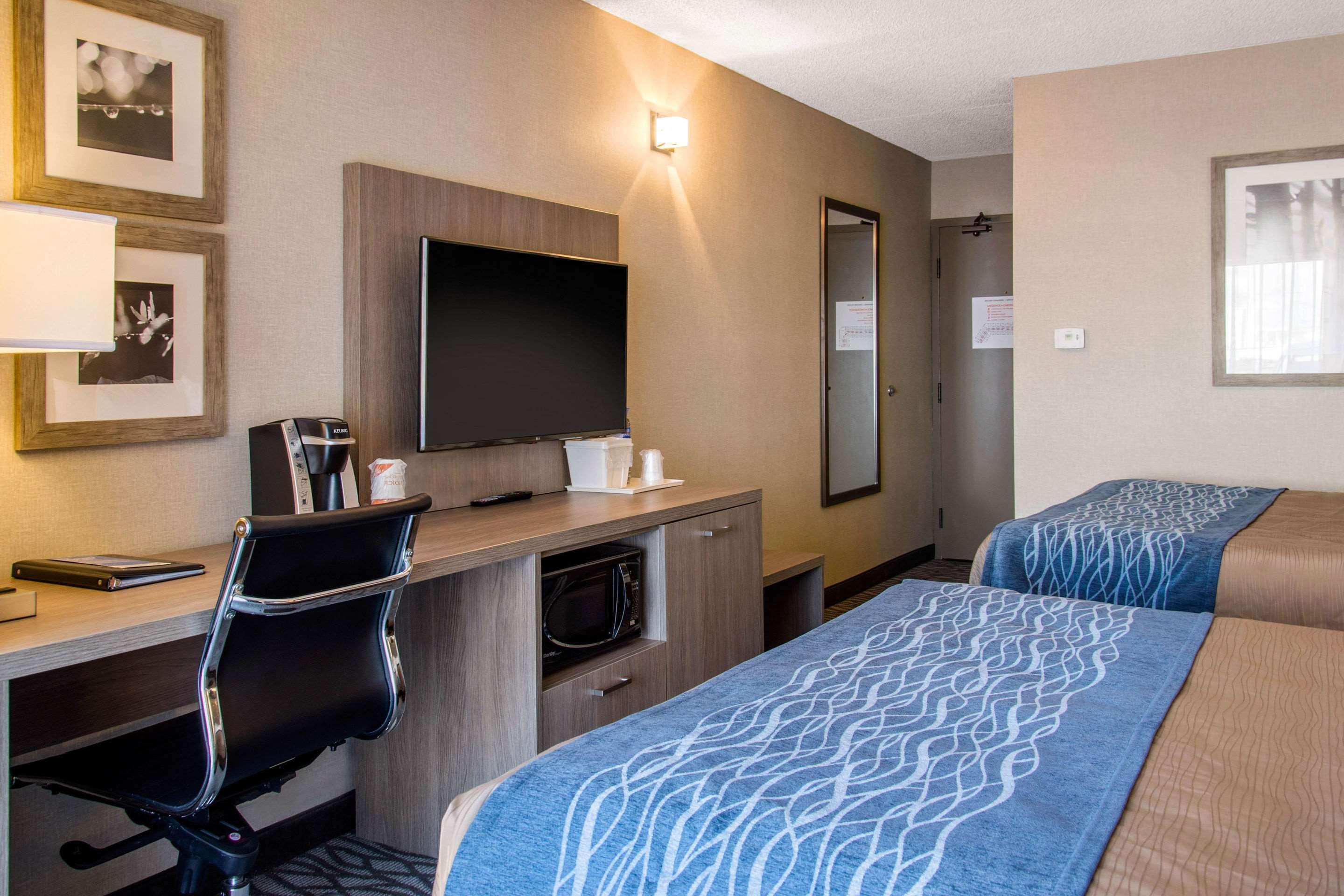 Comfort Inn Aeroport Dorval Dış mekan fotoğraf